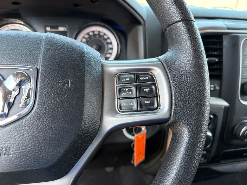 2024 RAM 1500 Classic SLT *** ONE OWNER ***