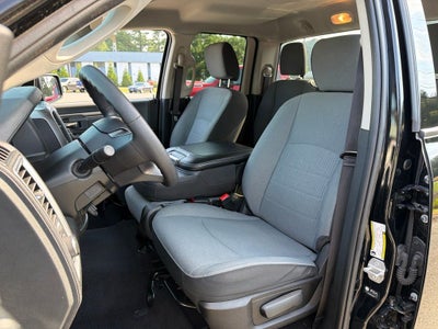 2024 RAM 1500 Classic SLT *** ONE OWNER ***