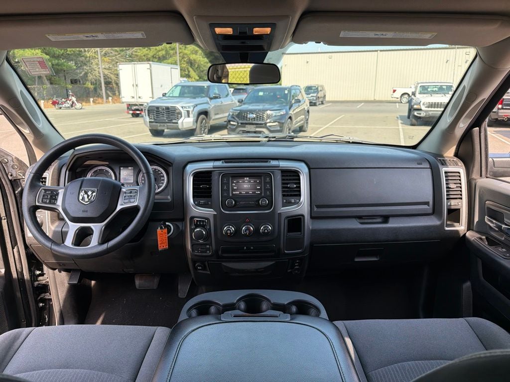 2024 RAM 1500 Classic SLT *** ONE OWNER ***
