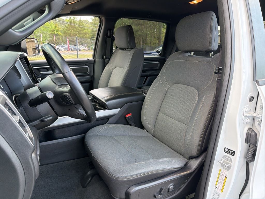 2024 RAM 1500 Big Horn/Lone Star *** ONE OWNER ** LOW MILES ***