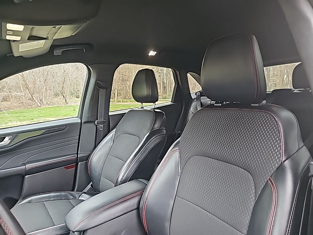 2024 Ford Escape ST-Line **** CLEAN TRADE ****