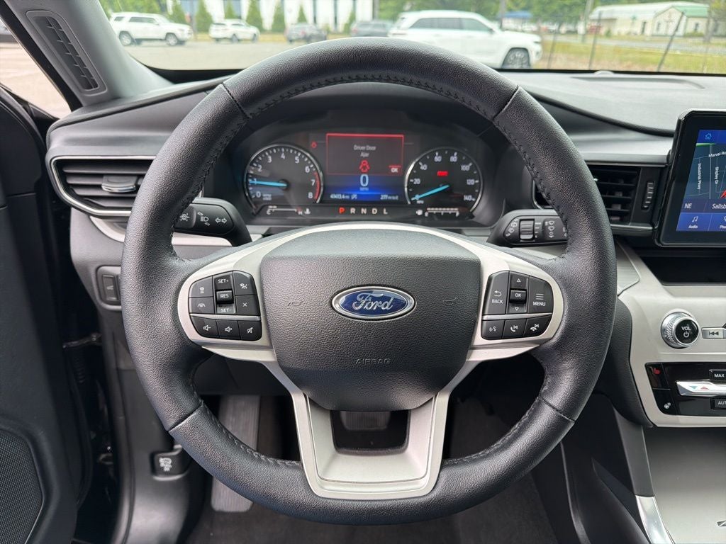 2024 Ford Explorer XLT *** ONE OWNER ** CLEAN TRADE ****
