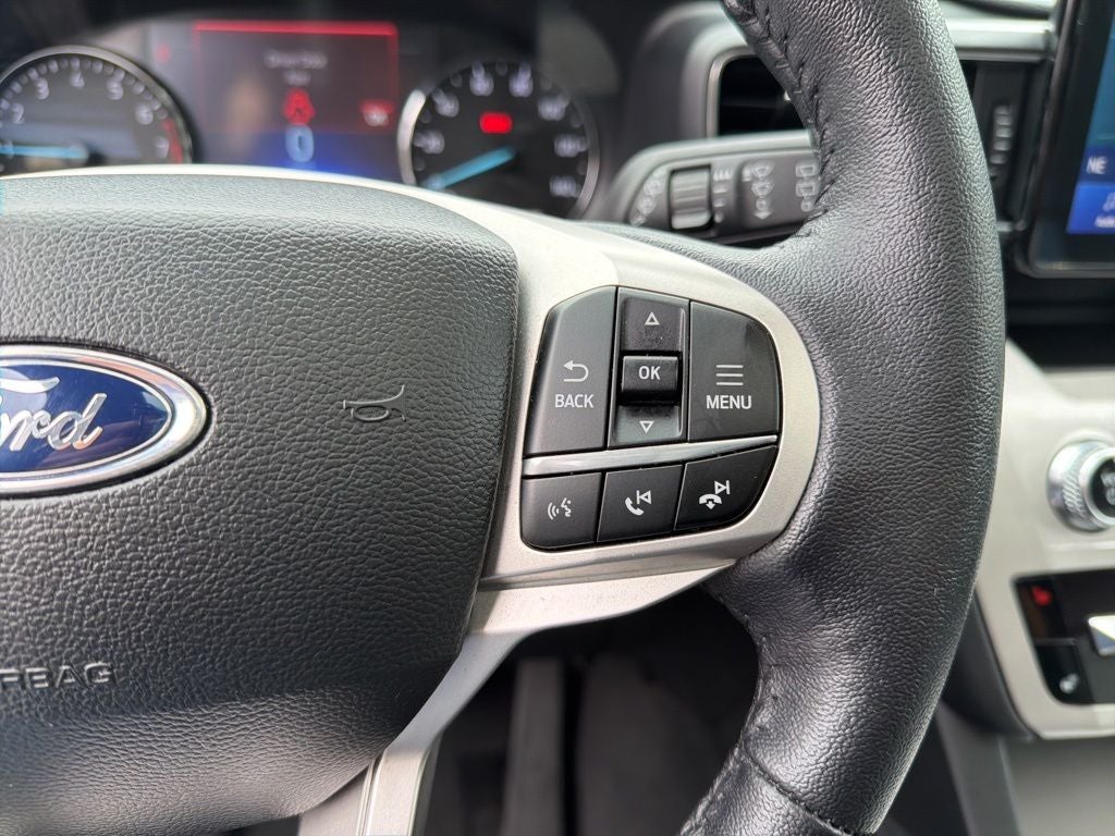 2024 Ford Explorer XLT *** ONE OWNER ** CLEAN TRADE ****