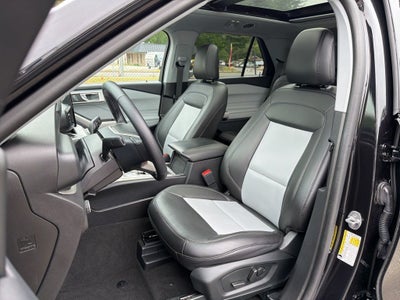 2024 Ford Explorer XLT *** ONE OWNER ** CLEAN TRADE ****