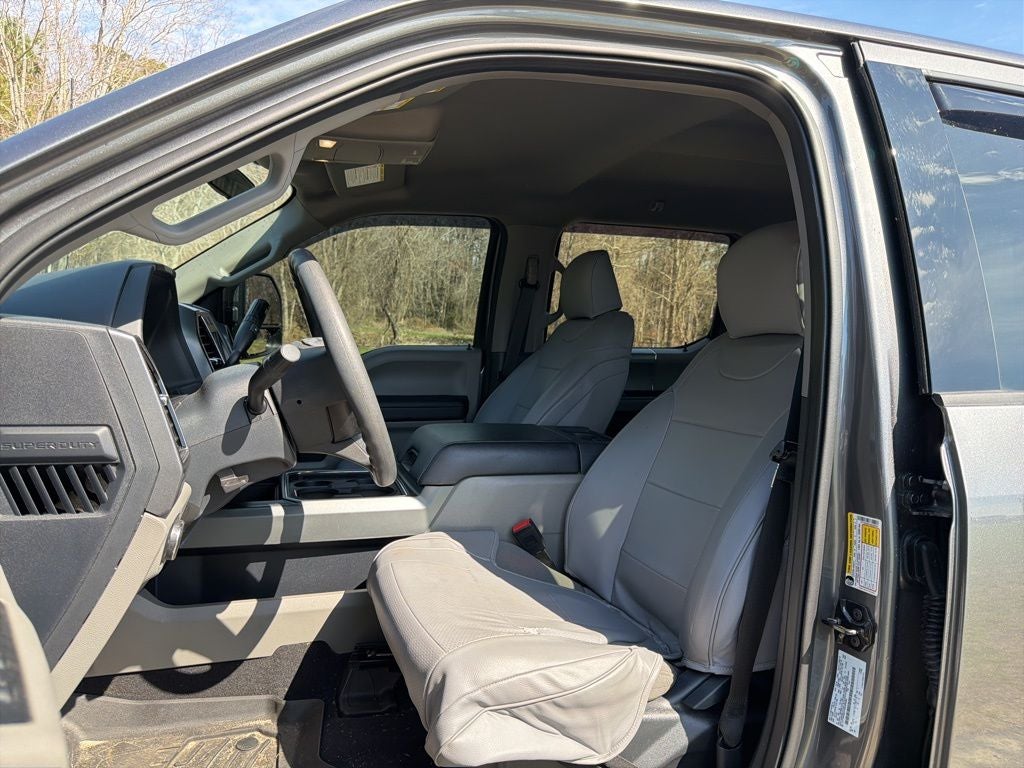 2022 Ford F-250SD XLT *** ONE OWNER ** LOW MILES ***