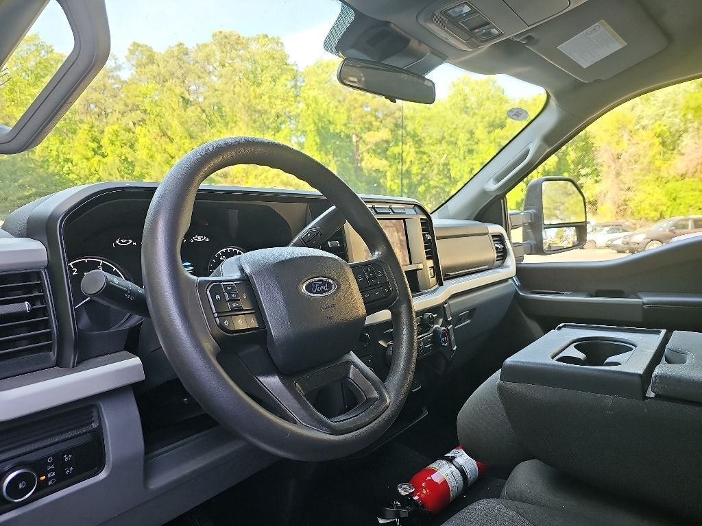 2024 Ford F-350SD XLT DRW *** ONE OWNER ***