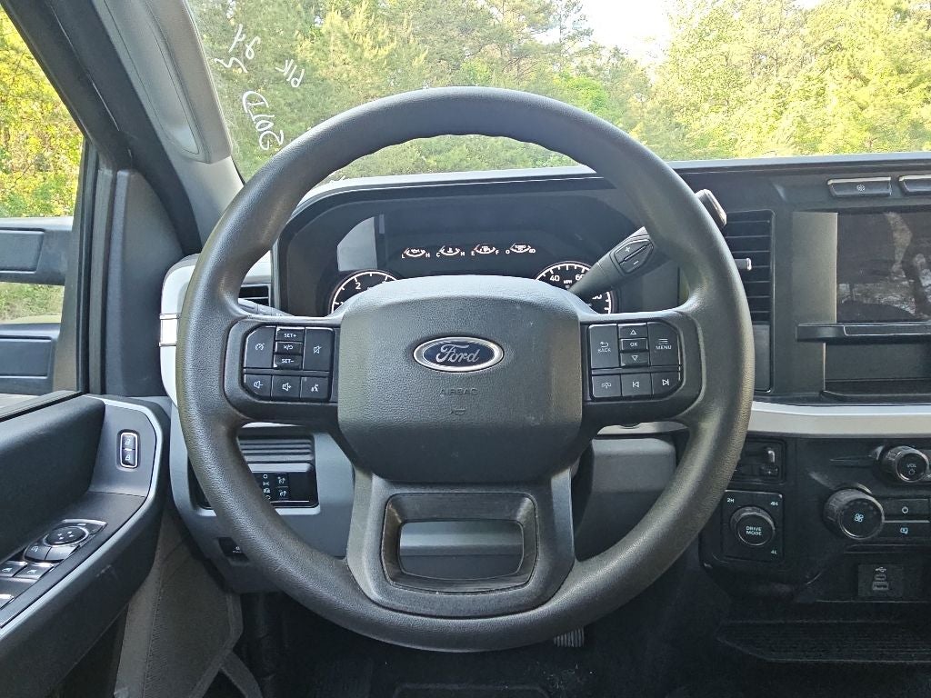 2024 Ford F-350SD XLT DRW *** ONE OWNER ***
