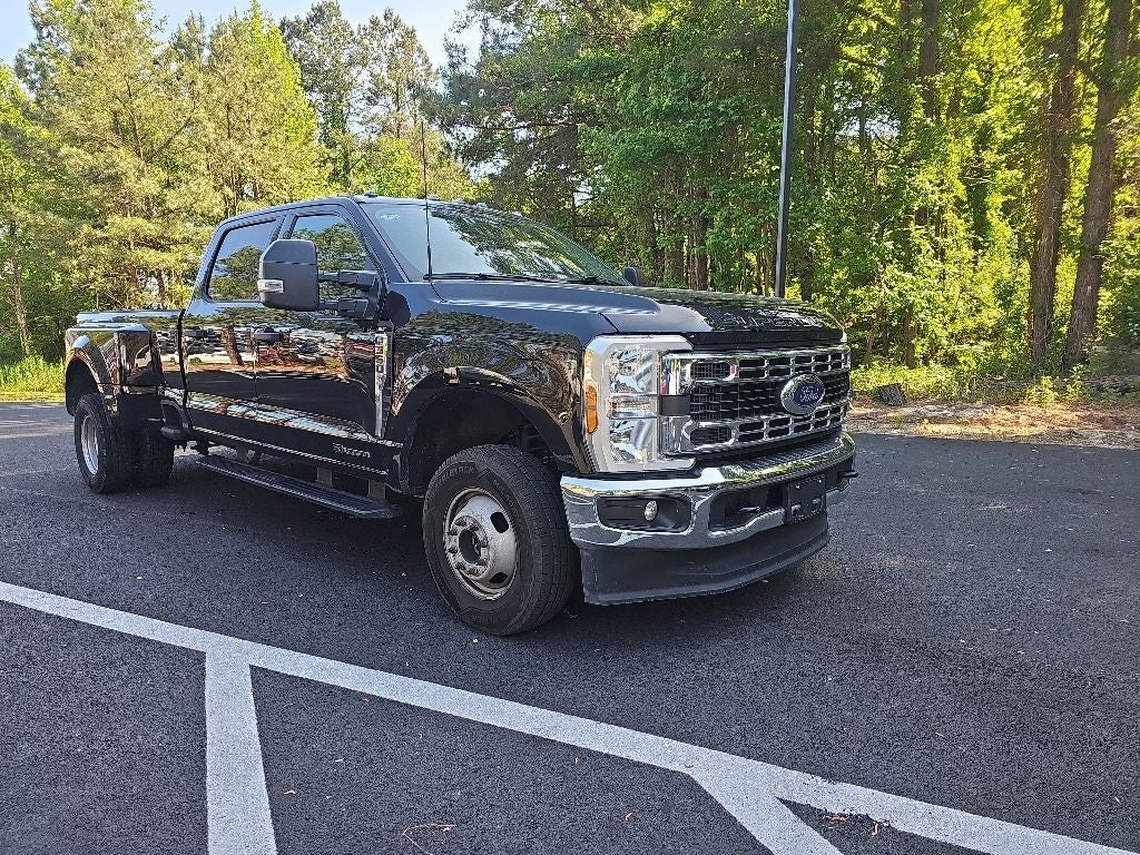 2024 Ford F-350SD XLT DRW *** ONE OWNER ***