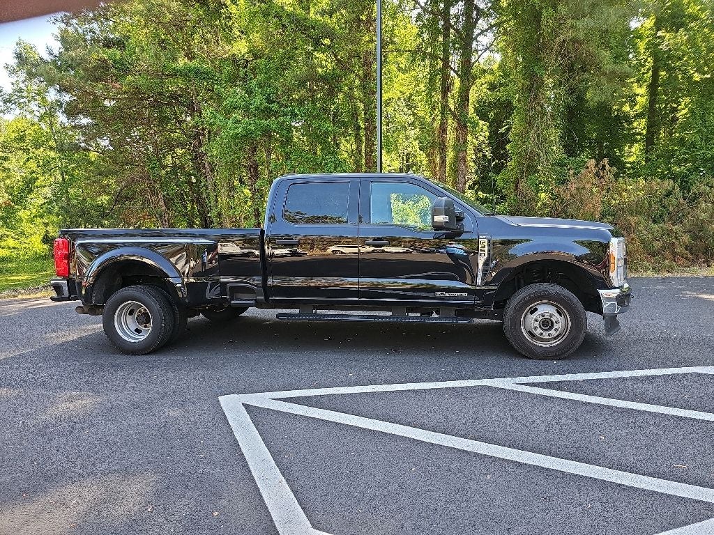 2024 Ford F-350SD XLT DRW *** ONE OWNER ***
