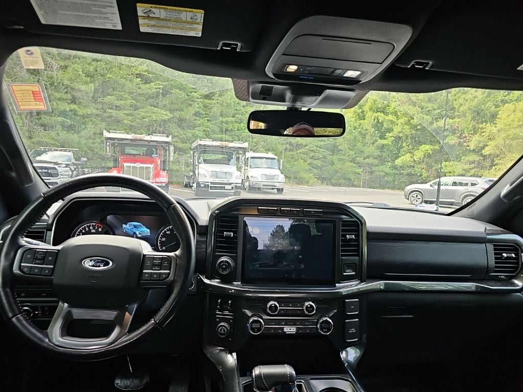 2021 Ford F-150 XLT *** ONE OWNER ** LOW MILES ***