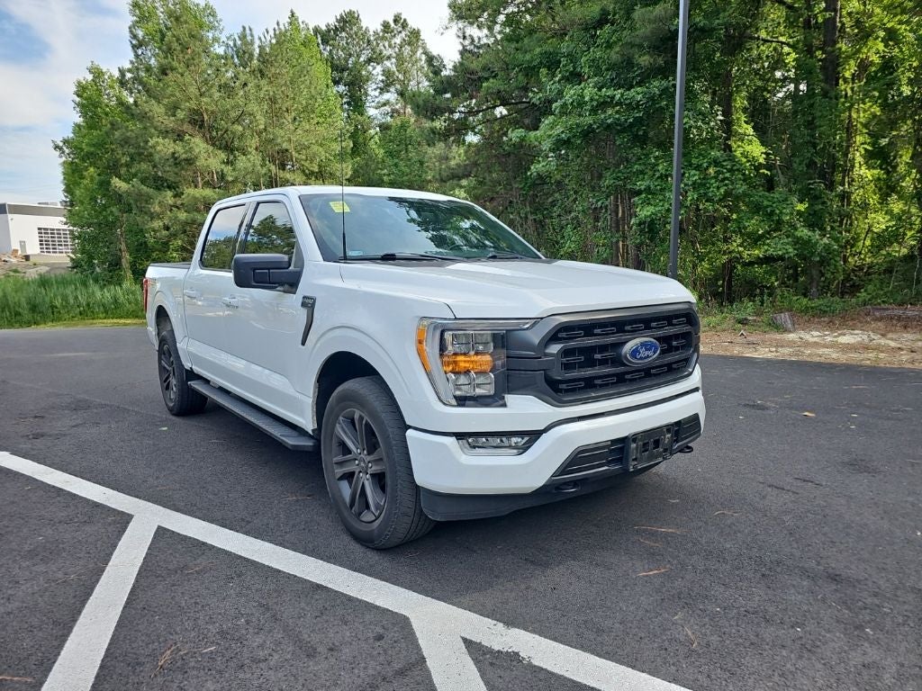 2021 Ford F-150 XLT *** ONE OWNER ** LOW MILES ***