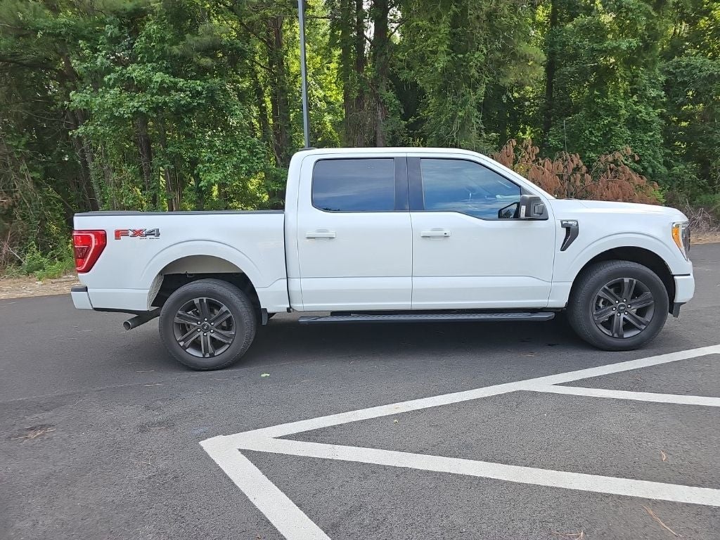 2021 Ford F-150 XLT *** ONE OWNER ** LOW MILES ***