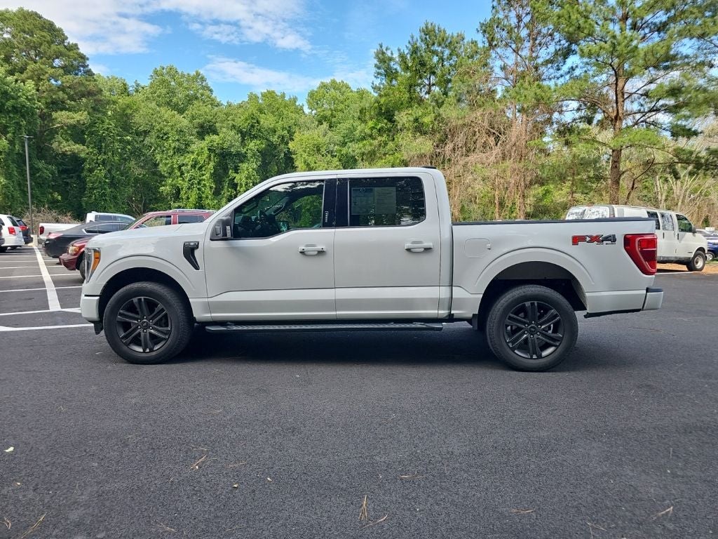 2021 Ford F-150 XLT *** ONE OWNER ** LOW MILES ***