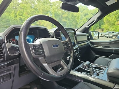 2021 Ford F-150 XLT *** ONE OWNER ** LOW MILES ***
