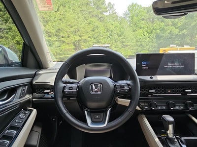 2025 Honda Accord Hybrid Touring *** LOCAL OWNED LOW MILEAGE ***