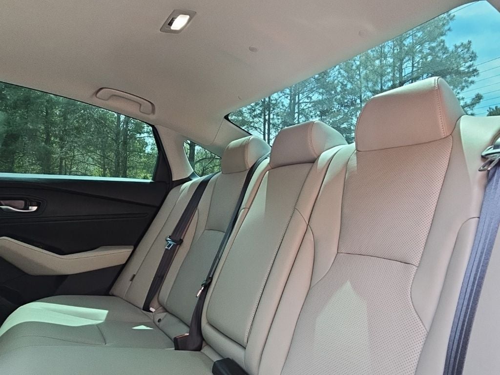 2025 Honda Accord Hybrid Touring *** LOCAL OWNED LOW MILEAGE ***