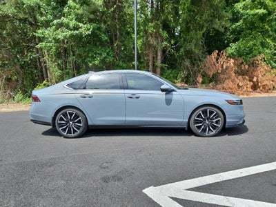 2025 Honda Accord Hybrid Touring *** LOCAL OWNED LOW MILEAGE ***