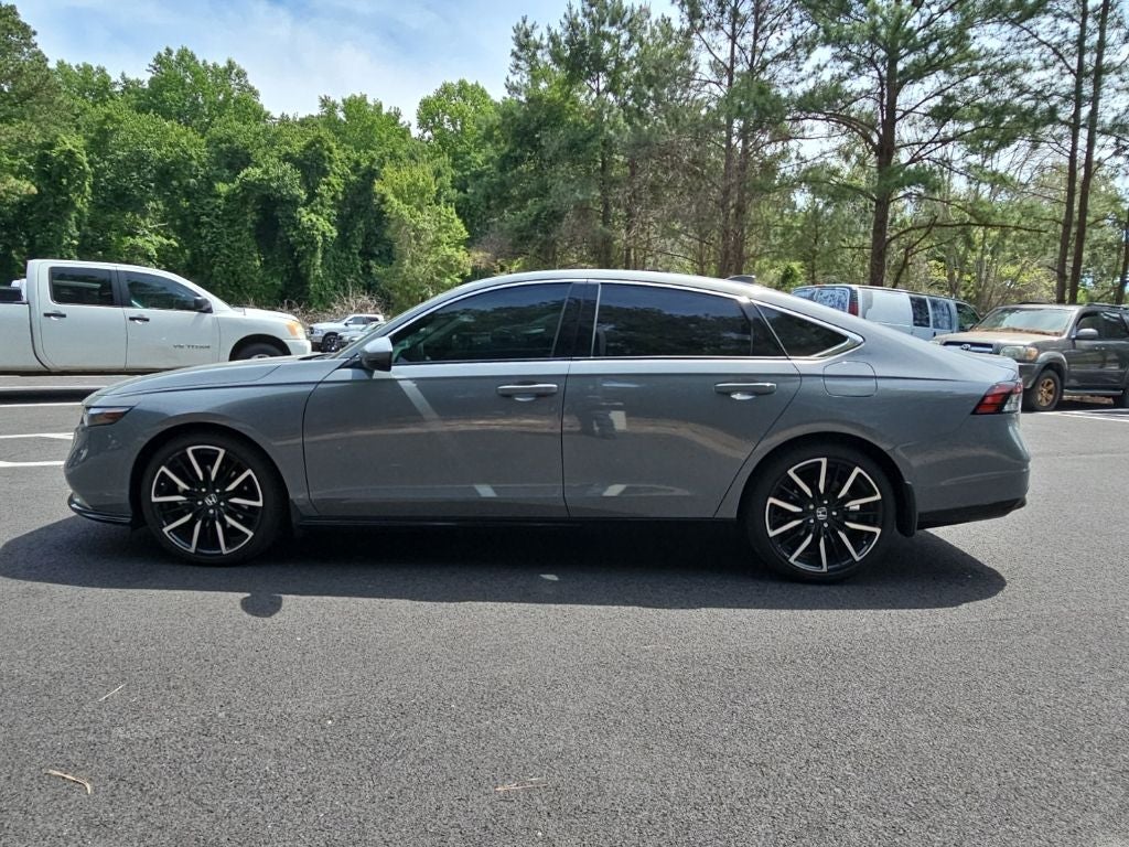 2025 Honda Accord Hybrid Touring *** LOCAL OWNED LOW MILEAGE ***