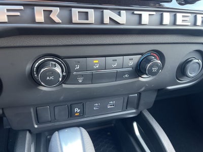 2025 Nissan Frontier SV