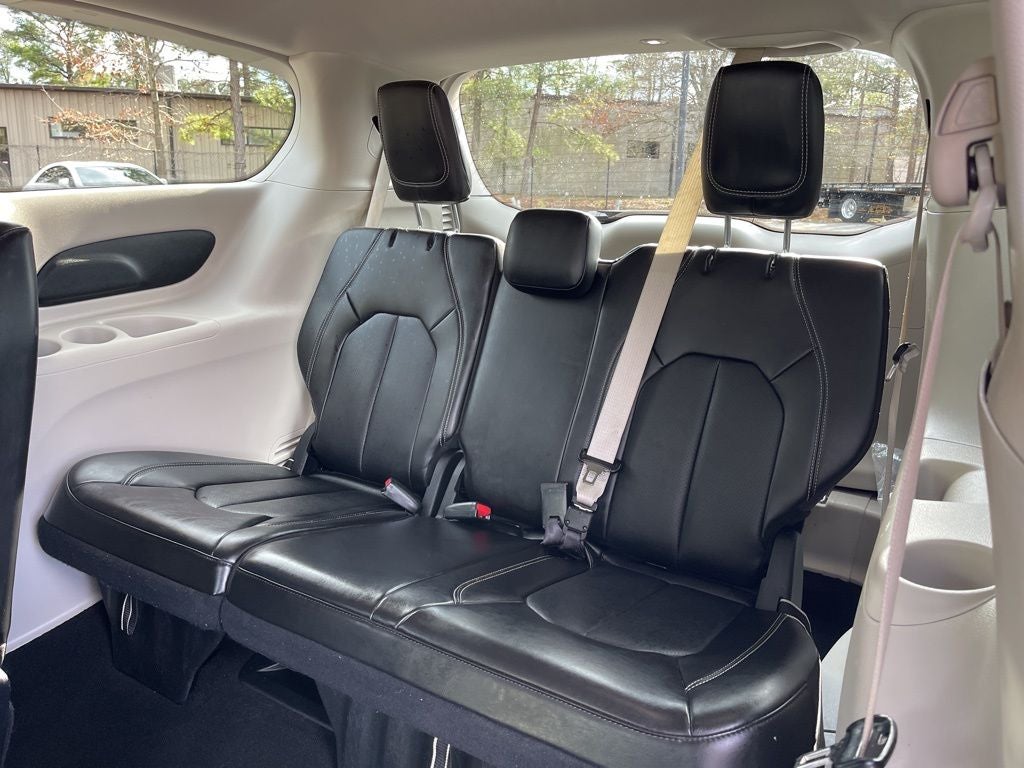 2024 Chrysler Pacifica Touring L **** ONE OWNER ****