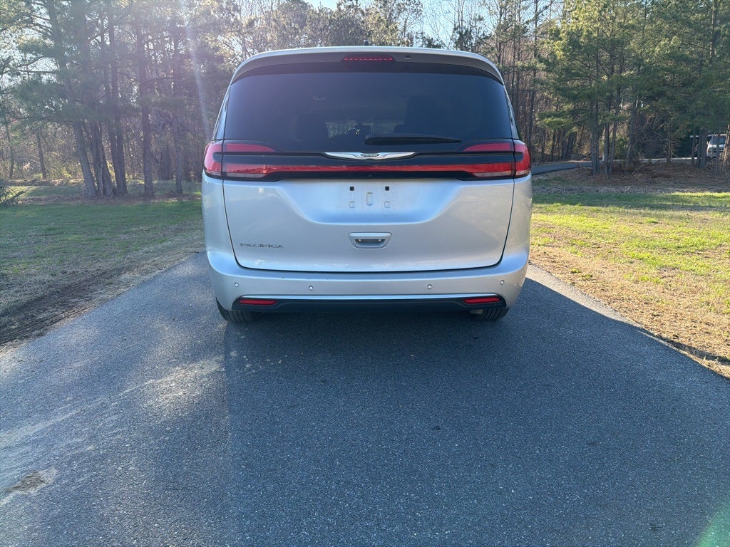 2024 Chrysler Pacifica Touring L **** ONE OWNER ****