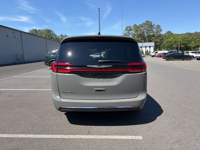 2025 Chrysler Pacifica Select *** ONE OWNER ***