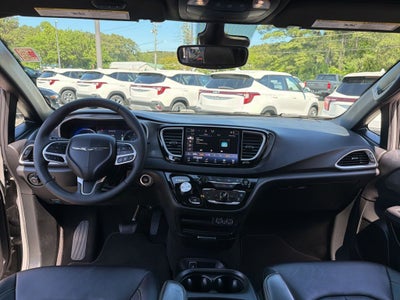 2025 Chrysler Pacifica Select *** ONE OWNER ***