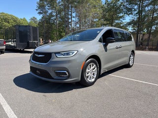 2025 Chrysler Pacifica Select *** ONE OWNER ***