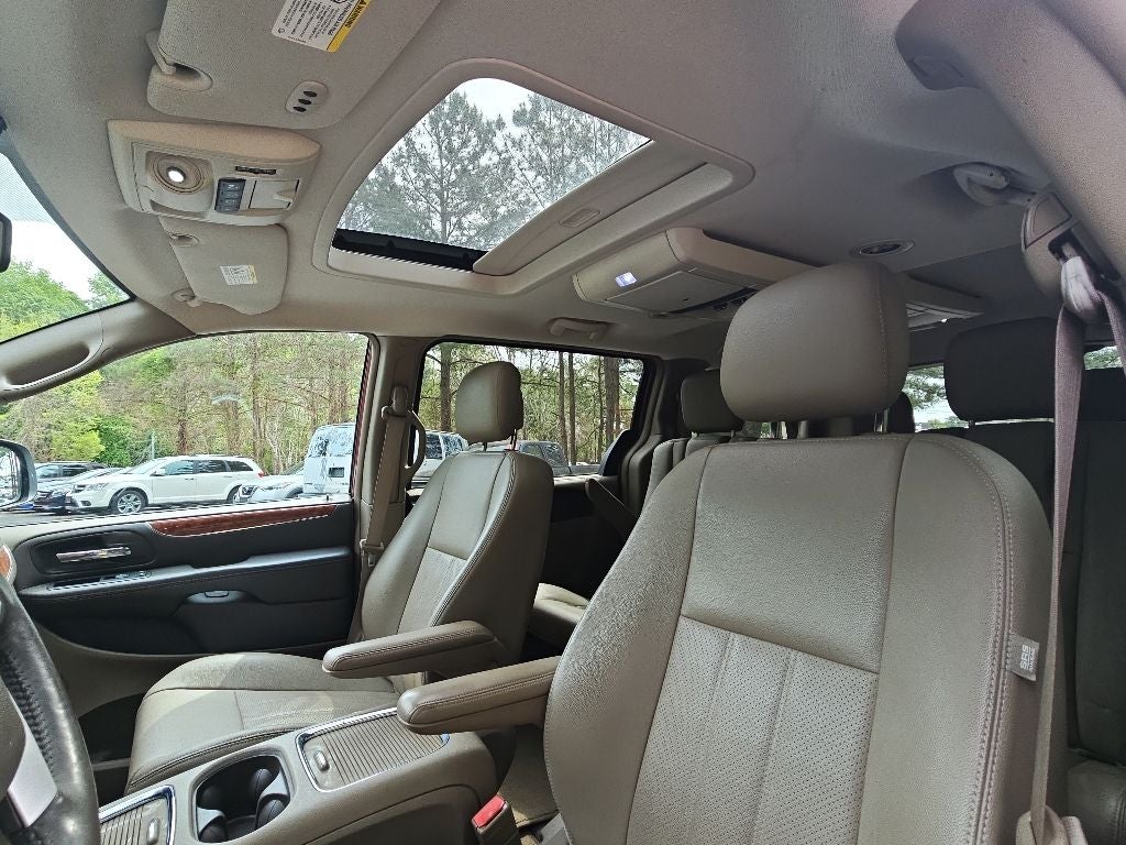 2016 Chrysler Town & Country Touring-L *** CLEAN TRADE ***