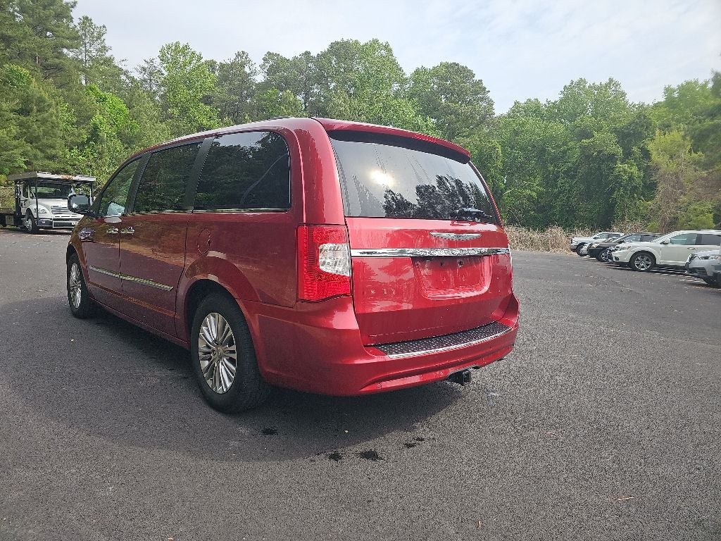 2016 Chrysler Town & Country Touring-L *** CLEAN TRADE ***