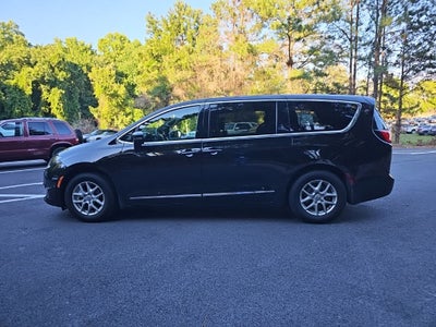 2025 Chrysler Voyager LX *** ONE OWNER ***