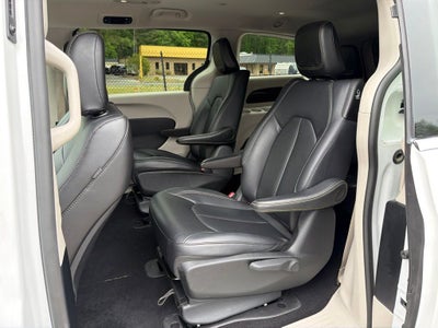 2024 Chrysler Pacifica Hybrid Select
