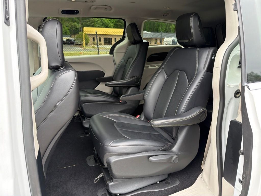 2024 Chrysler Pacifica Hybrid Select