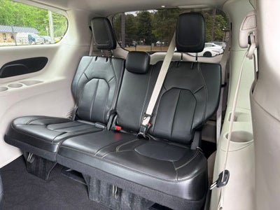 2024 Chrysler Pacifica Hybrid Select