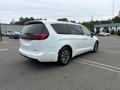 2024 Chrysler Pacifica Hybrid Select