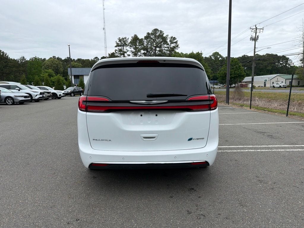 2024 Chrysler Pacifica Hybrid Select