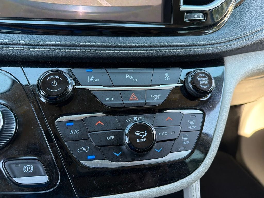 2023 Chrysler Pacifica Hybrid Limited