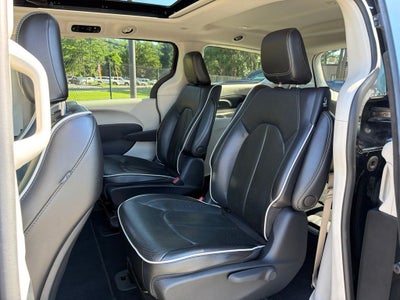 2023 Chrysler Pacifica Hybrid Limited