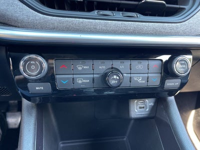 2025 Jeep Compass Latitude *** ONE OWNER ***