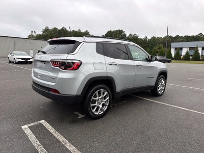 2024 Jeep Compass Latitude Lux