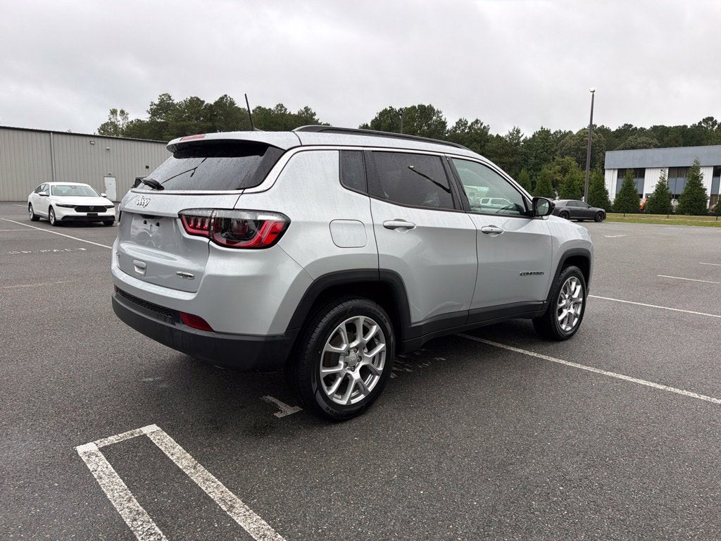 2024 Jeep Compass Latitude Lux