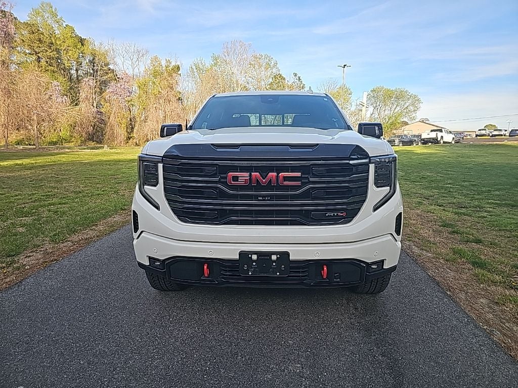 2025 GMC Sierra 1500 AT4 *** ONE OWNER ** LOW MILES ****