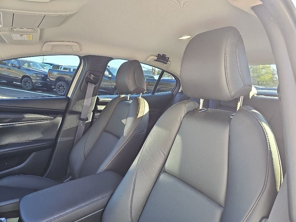 2024 Mazda Mazda3 2.5 S Select Sport *** ONE OWNER ** LOW MILES ***
