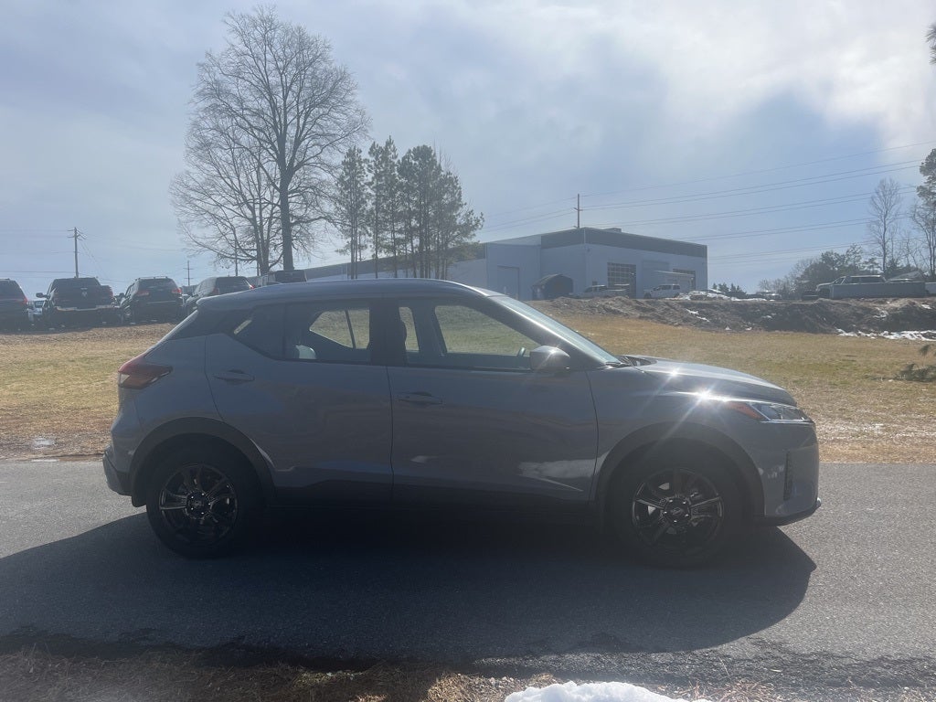 2024 Nissan Kicks SV