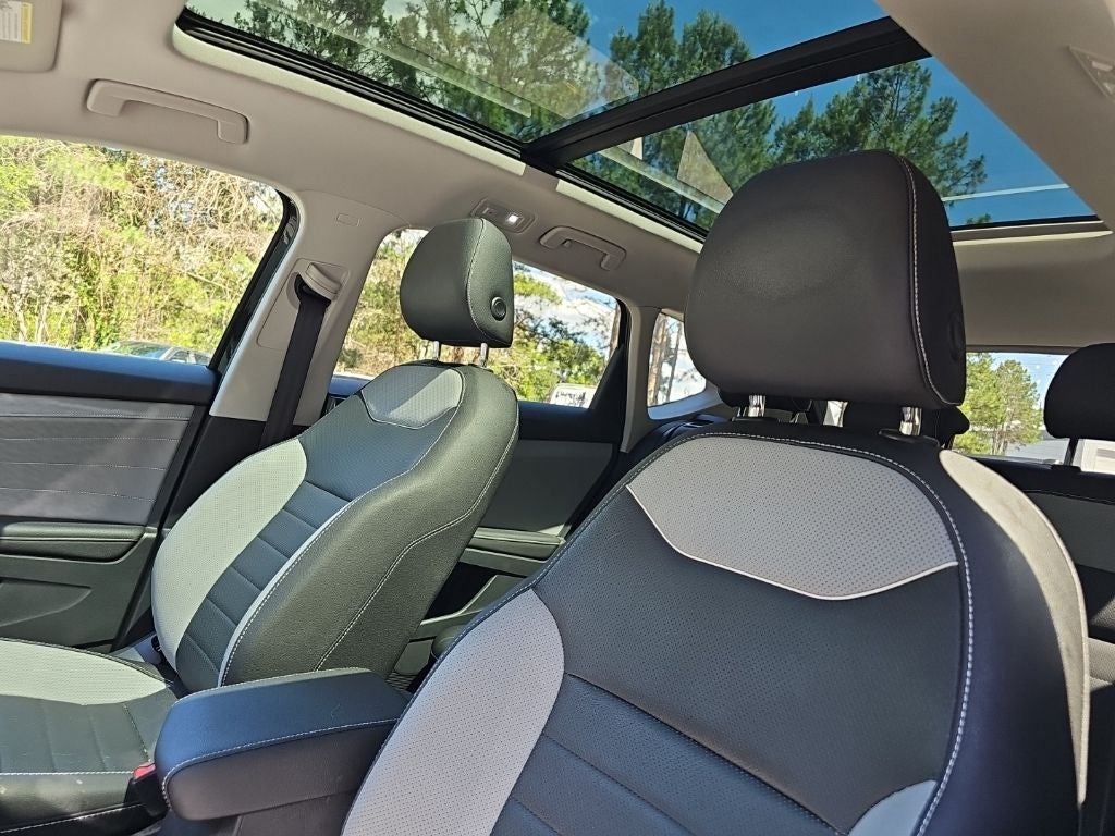 2024 Volkswagen Taos 1.5T SEL *** ONE OWNER ** CLEAN TRADE ***