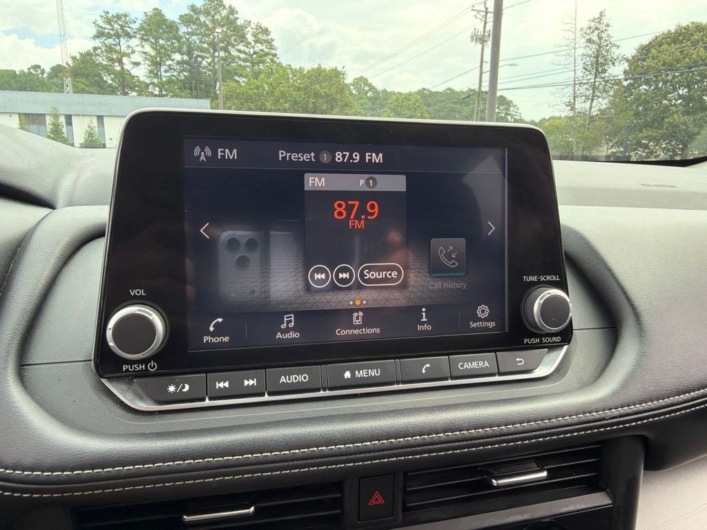 2025 Nissan Rogue SV *** ONE OWNER ***