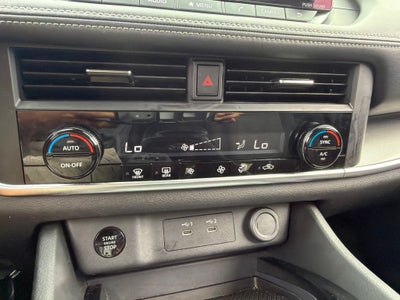 2025 Nissan Rogue SV *** ONE OWNER ***