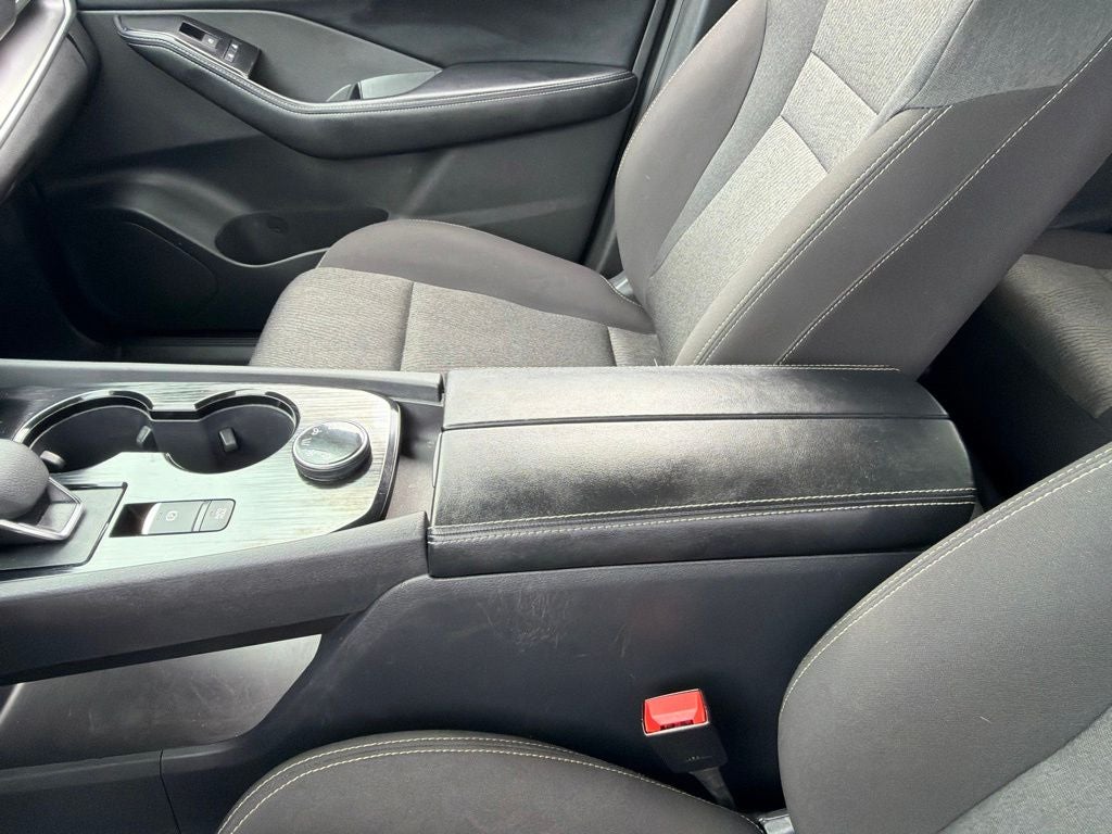 2025 Nissan Rogue SV *** ONE OWNER ***