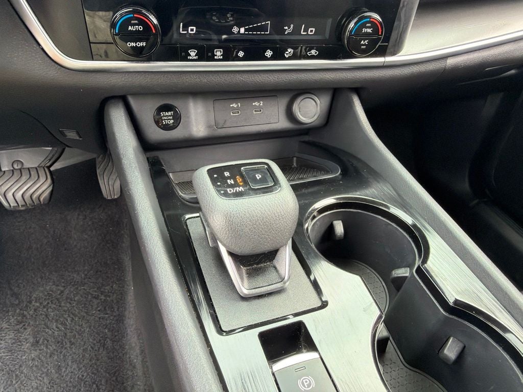 2025 Nissan Rogue SV *** ONE OWNER ***