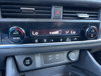 2024 Nissan Rogue SV *ONE OWNER*